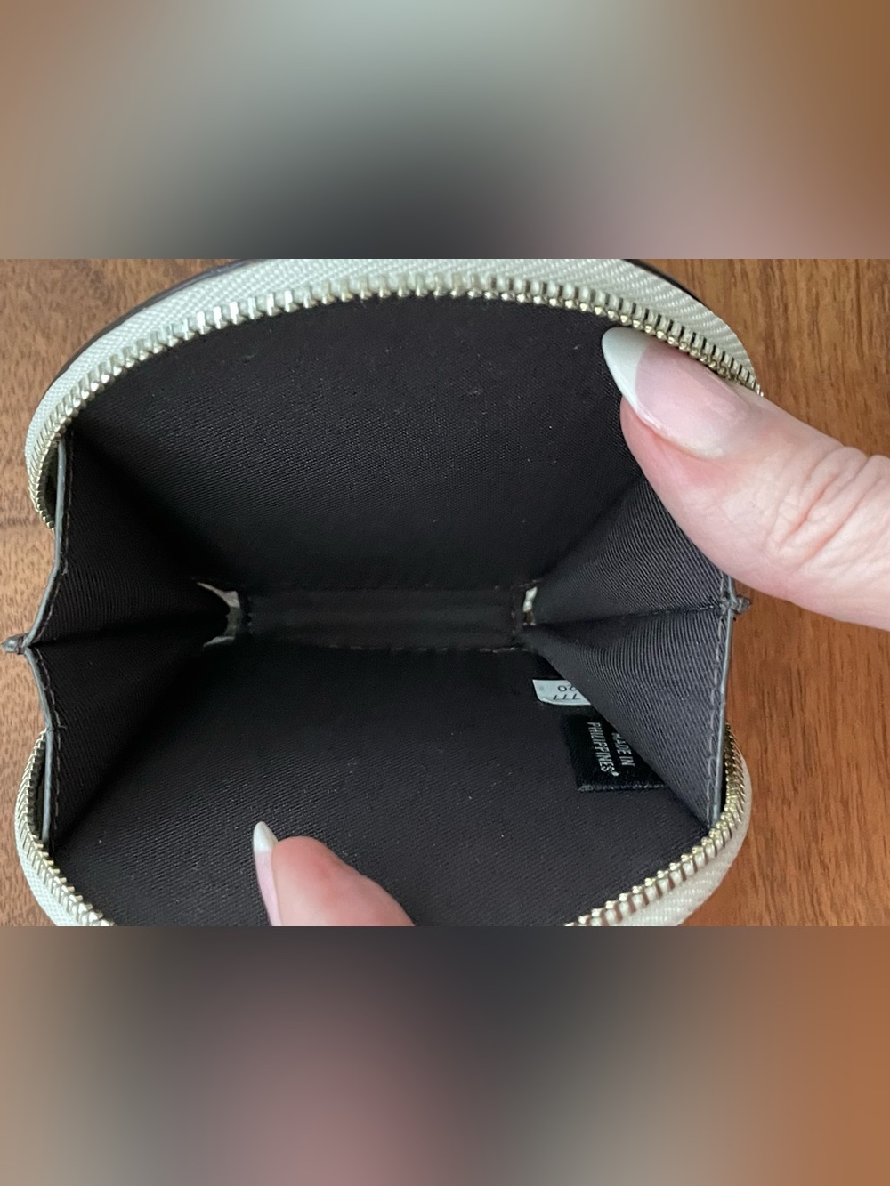 COACH Heart Sunglasses Round Chalk Leather Coin Purse - Picture 4 of 5